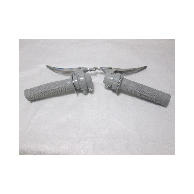 Vaihde ja kaasukahva täydellinen yhdellä vaihdevaijerilla